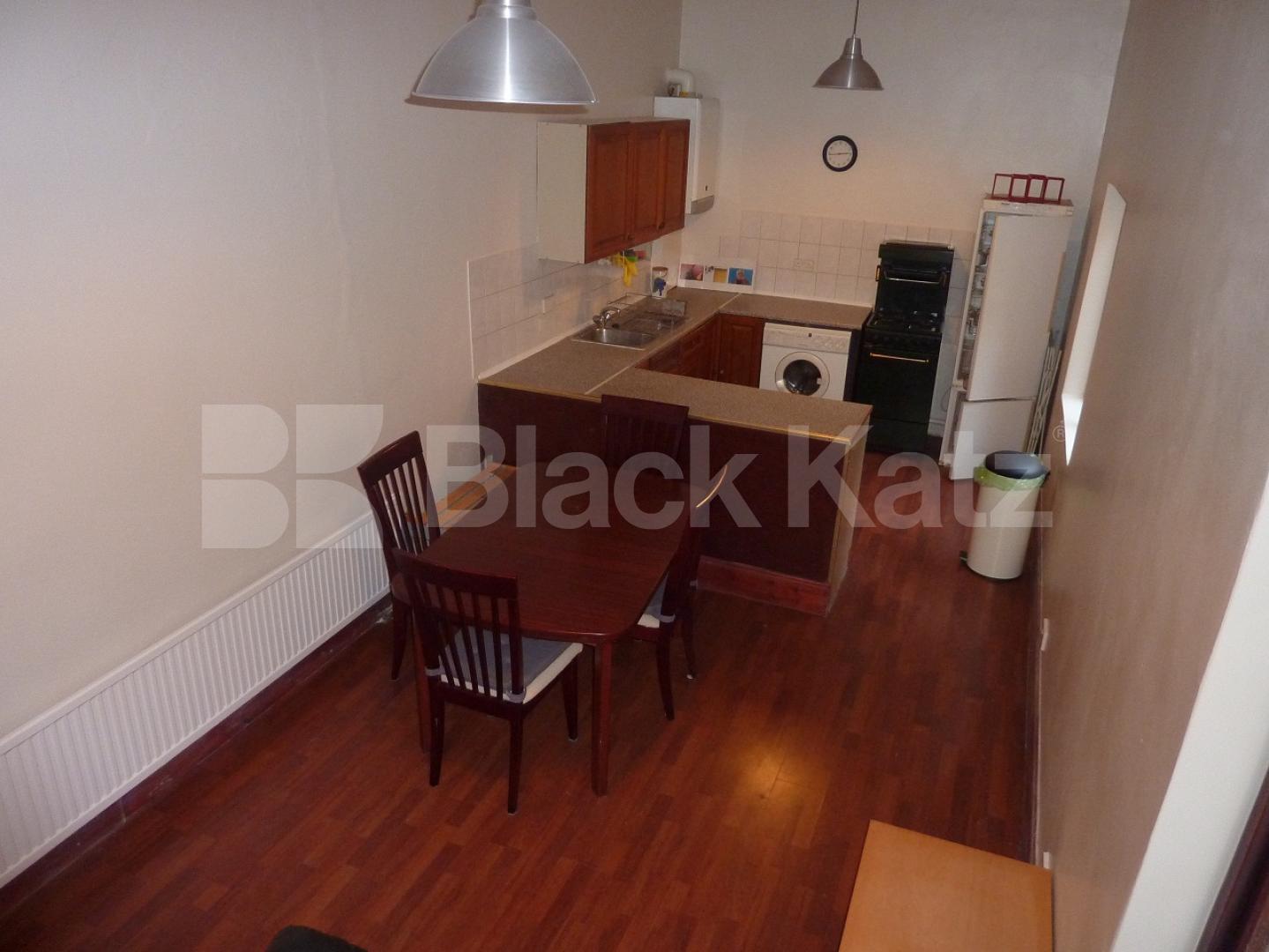 			NEW INSTRUCTION!, 2 Bedroom, 1 bath, 1 reception Flat			 Portobello road, Ladbroke grove